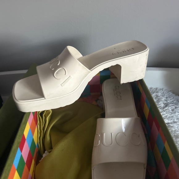 Cream slide - Picture 2 of 2